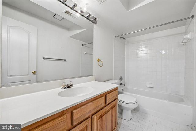 7341 CLIFF PINE DR, Gaithersburg, MD 20879