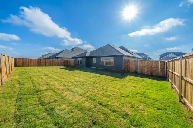 516 Ridgewood Drive, Van Alstyne, TX 75495