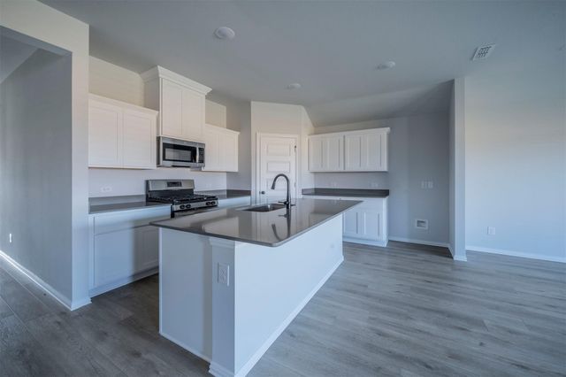 516 Ridgewood Drive, Van Alstyne, TX 75495