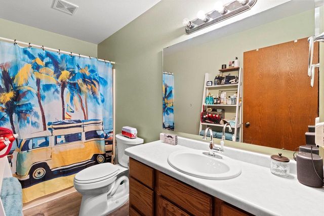 4510 Menasha AVENUE, Manitowoc, WI 54220