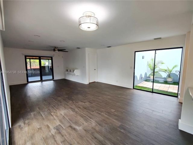 5201 SW 31st Ave 102, Dania Beach, FL 33312