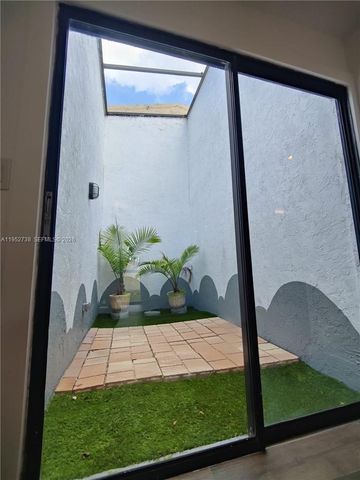 5201 SW 31st Ave 102, Dania Beach, FL 33312