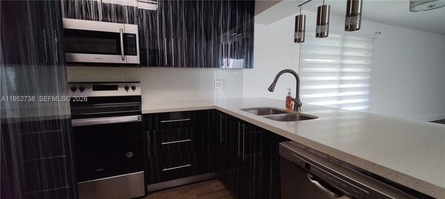 5201 SW 31st Ave 102, Dania Beach, FL 33312