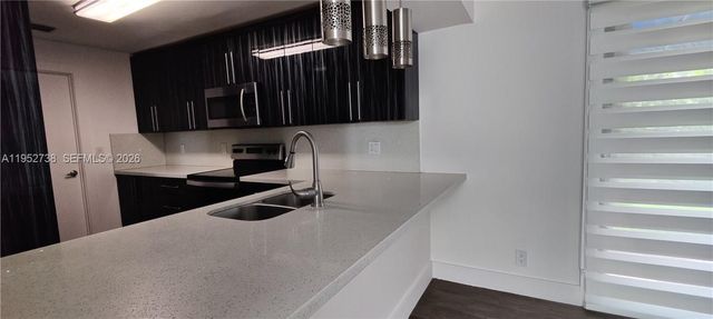 5201 SW 31st Ave 102, Dania Beach, FL 33312