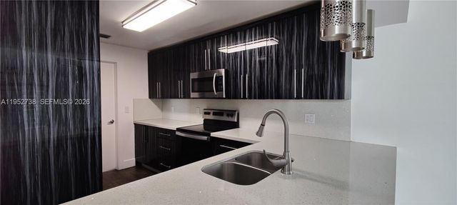 5201 SW 31st Ave 102, Dania Beach, FL 33312