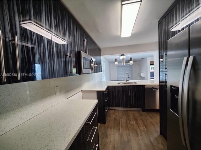 5201 SW 31st Ave 102, Dania Beach, FL 33312