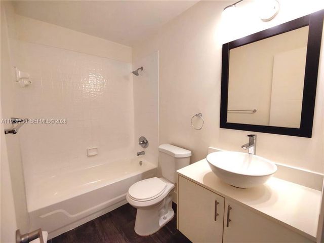 5201 SW 31st Ave 102, Dania Beach, FL 33312