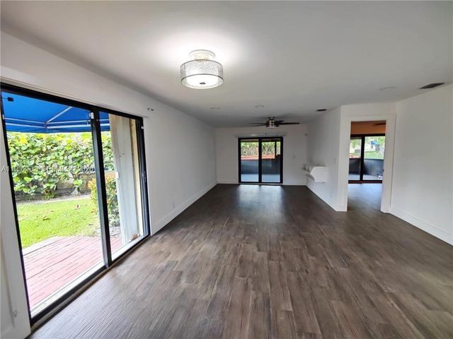 5201 SW 31st Ave 102, Dania Beach, FL 33312