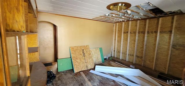 8834 Tyrell Drive, St Louis, MO 63136