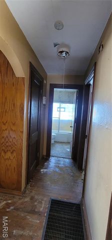 8834 Tyrell Drive, St Louis, MO 63136