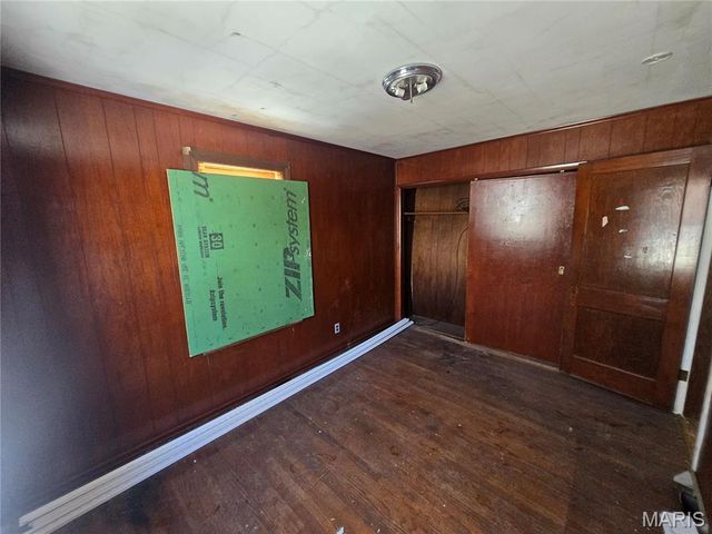 8834 Tyrell Drive, St Louis, MO 63136