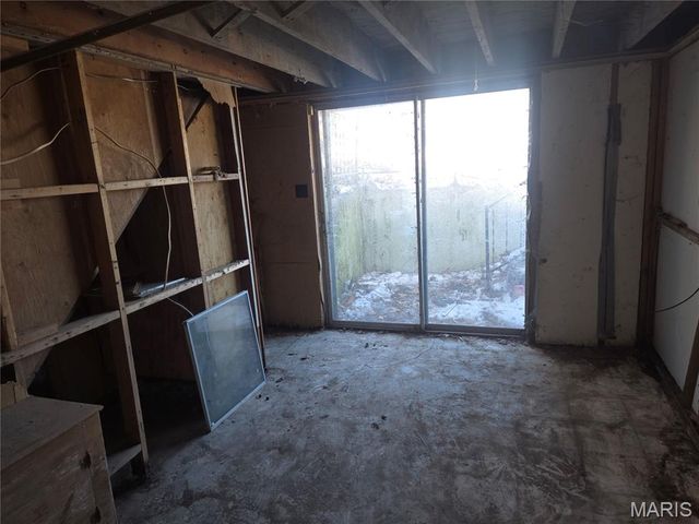 8834 Tyrell Drive, St Louis, MO 63136