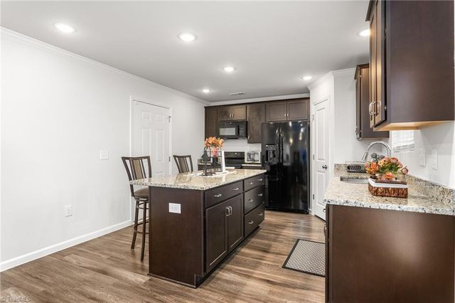 3907 Arcola Way, Greensboro, NC 27405