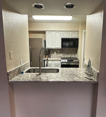 8100 Cambridge Street 32, Houston, TX 77054