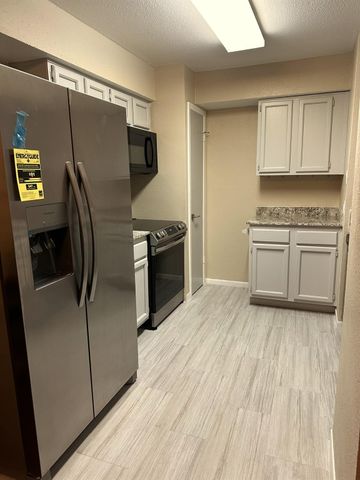 8100 Cambridge Street 32, Houston, TX 77054