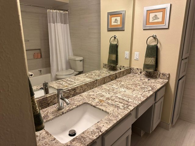 8100 Cambridge Street 32, Houston, TX 77054