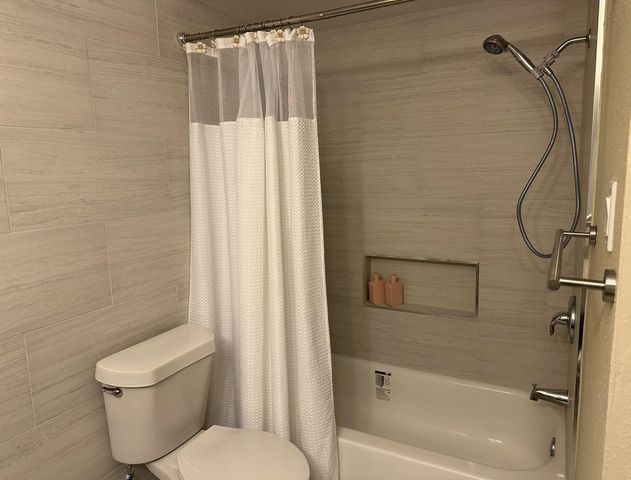8100 Cambridge Street 32, Houston, TX 77054