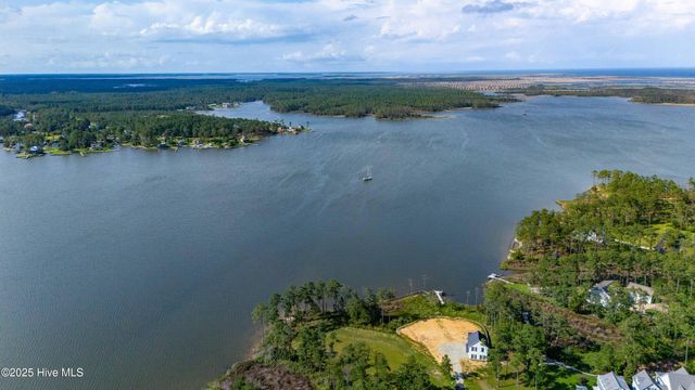 88 Oyster Point Road, Oriental, NC 28571