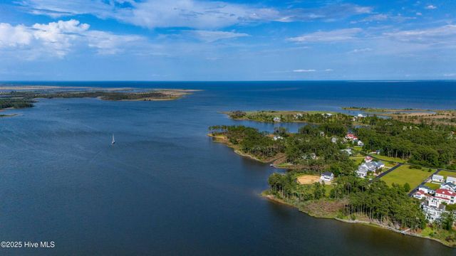 88 Oyster Point Road, Oriental, NC 28571