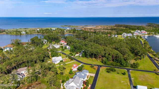 88 Oyster Point Road, Oriental, NC 28571