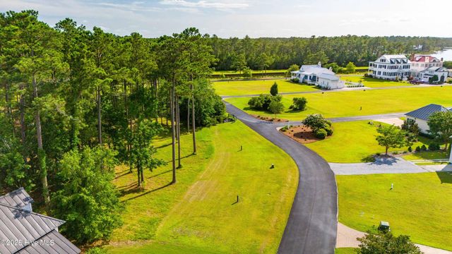 88 Oyster Point Road, Oriental, NC 28571