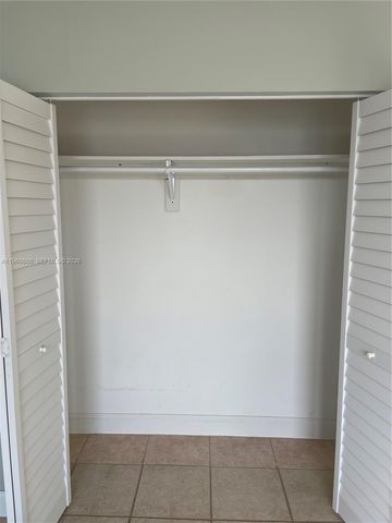 13685 NE 10th Ave 210, North Miami, FL 33161