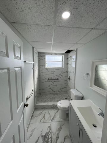 13685 NE 10th Ave 210, North Miami, FL 33161