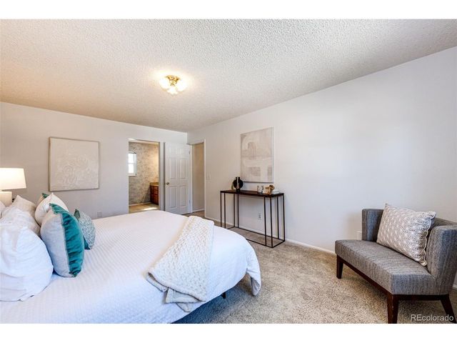 6360 S Jasmine Way, Centennial, CO 80111