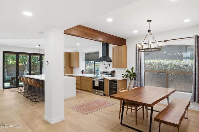 15609 S 7TH Street, Phoenix, AZ 85048