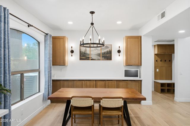 15609 S 7TH Street, Phoenix, AZ 85048