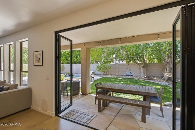 15609 S 7TH Street, Phoenix, AZ 85048