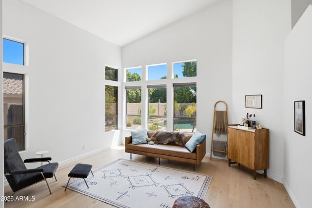 15609 S 7TH Street, Phoenix, AZ 85048