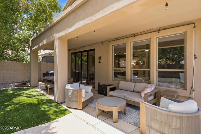 15609 S 7TH Street, Phoenix, AZ 85048