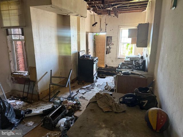 2017 HOLLINS ST, Baltimore, MD 21223