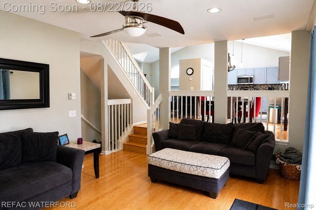 6473 Lake Meadow Drive, Waterford Charter Township, MI 48327