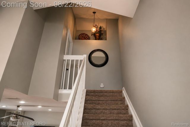 6473 Lake Meadow Drive, Waterford Charter Township, MI 48327