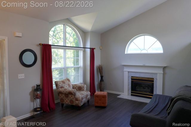 6473 Lake Meadow Drive, Waterford Charter Township, MI 48327