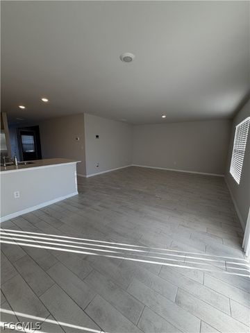 636 Wilmington PKWY, Cape Coral, FL 33993