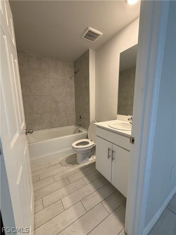 636 Wilmington PKWY, Cape Coral, FL 33993