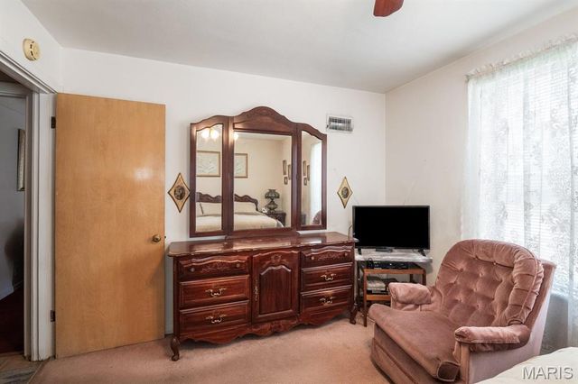 1231 Hornsby Avenue, St Louis, MO 63147