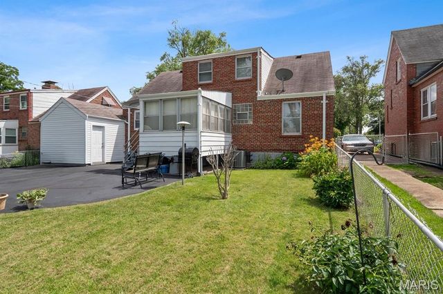 1231 Hornsby Avenue, St Louis, MO 63147