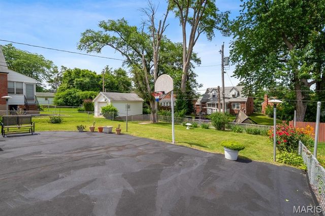 1231 Hornsby Avenue, St Louis, MO 63147