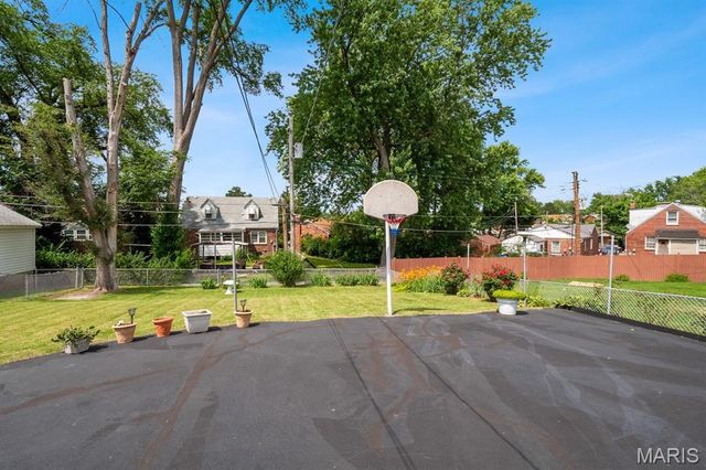 1231 Hornsby Avenue, St Louis, MO 63147