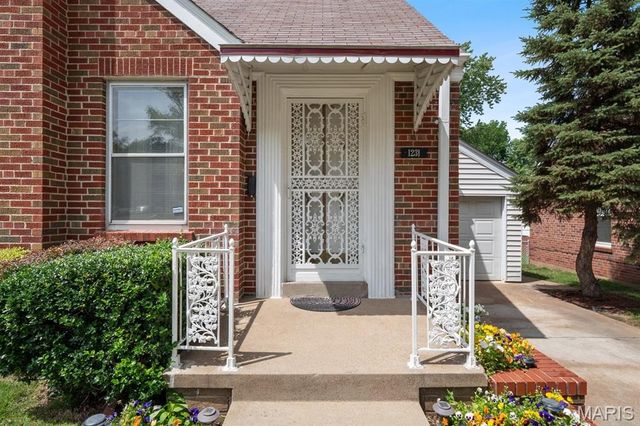 1231 Hornsby Avenue, St Louis, MO 63147