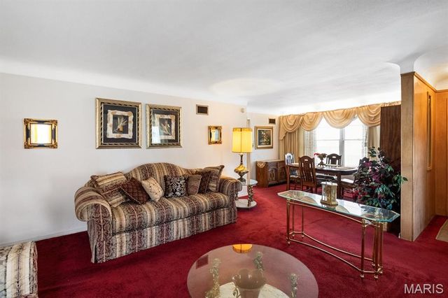 1231 Hornsby Avenue, St Louis, MO 63147