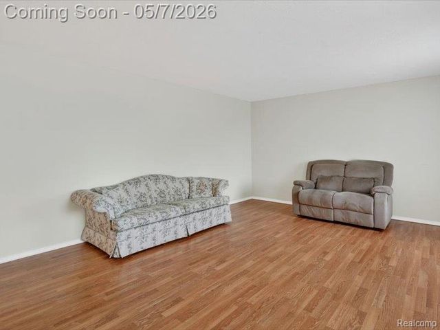 5081 Vines Road, Howell, MI 48843