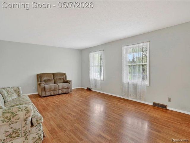 5081 Vines Road, Howell, MI 48843