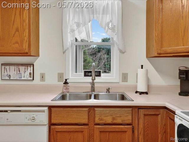 5081 Vines Road, Howell, MI 48843