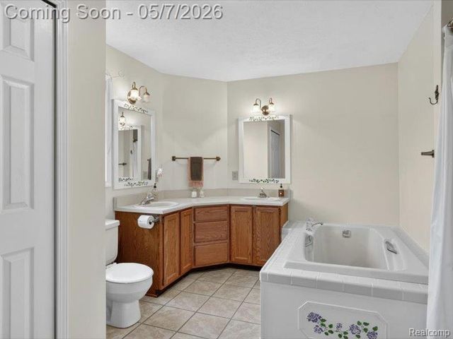 5081 Vines Road, Howell, MI 48843
