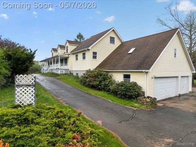 5081 Vines Road, Howell, MI 48843